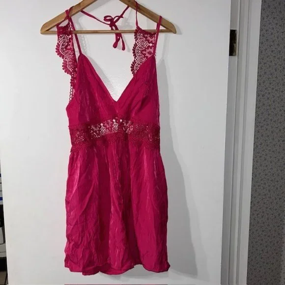 NWT Love Tree Fashion Women's Woven Solid Mini Cami Lace Trim Dress Size M NWT - Picture 1 of 7